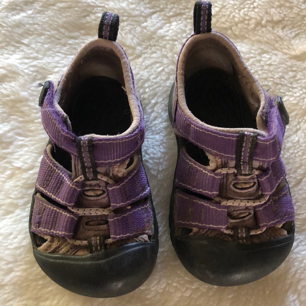 Keen river/sandles.  Unisex p777